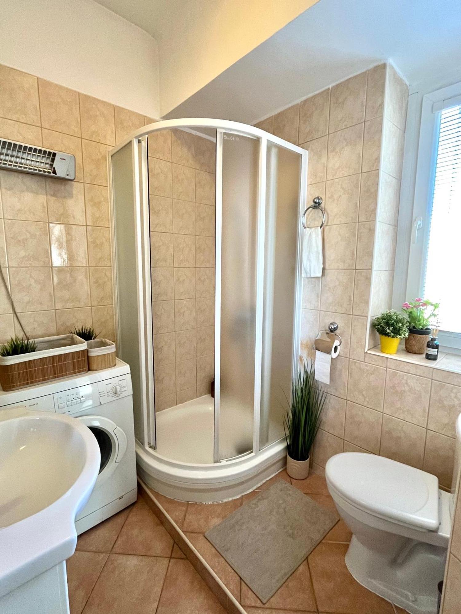 Apartment Caroline - Old Town, Ac Bratislava Eksteriør billede