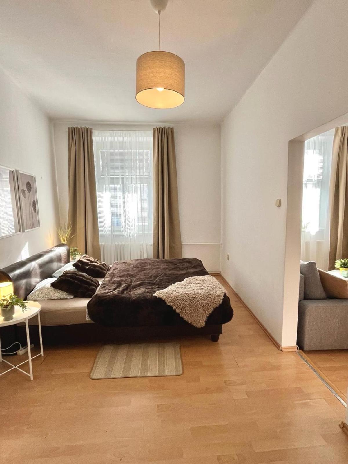 Apartment Caroline - Old Town, Ac Bratislava Eksteriør billede