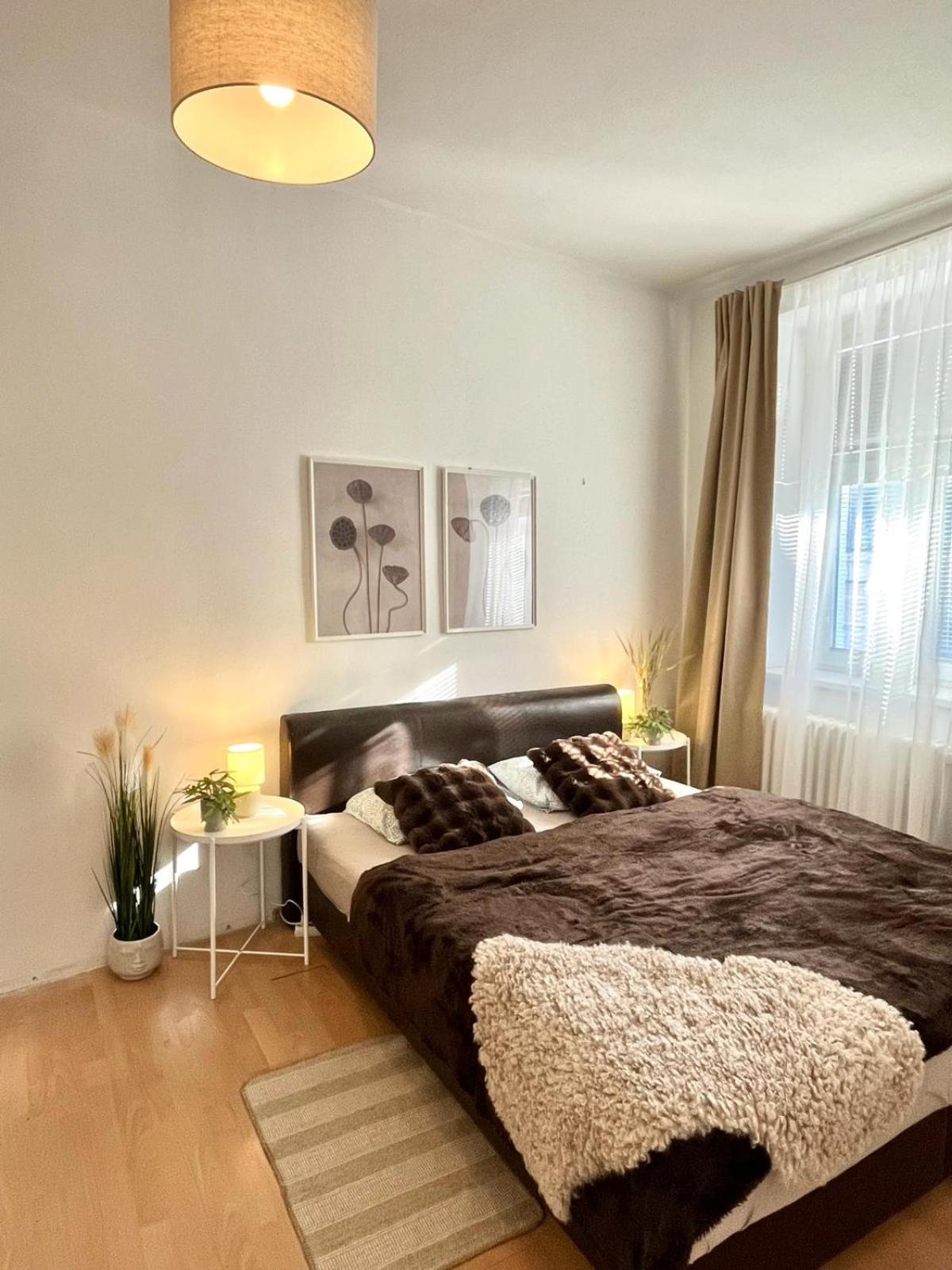 Apartment Caroline - Old Town, Ac Bratislava Eksteriør billede
